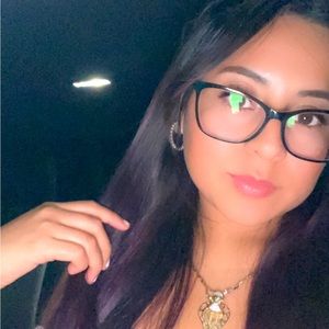 Meet your Posher, Ailyn